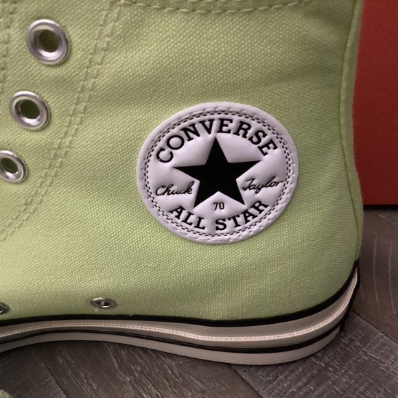 Converse Gender Inclusive Chuck Taylor® All Star® 70 High Top Sneaker - Picture 4 of 11